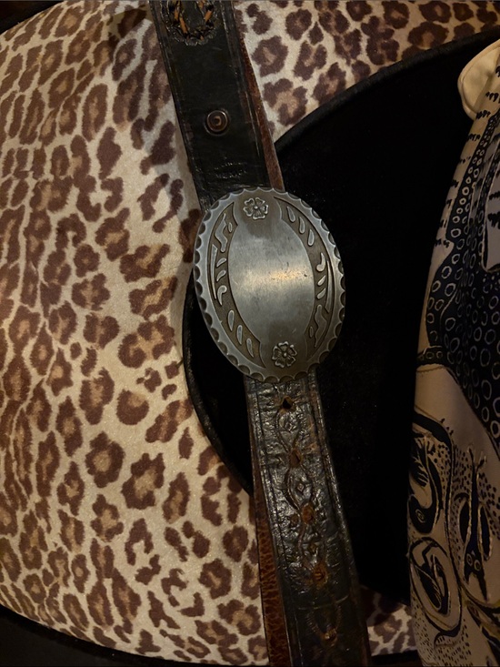 Accessories - Western Leather Belt with Oval Floral Concho - Brown/black